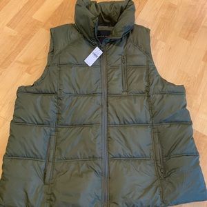 AE puffer vest NWT XXL
